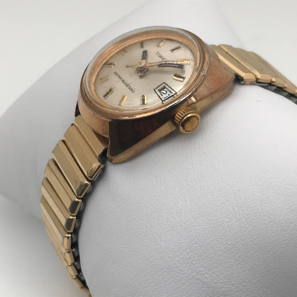 Vintage Timex Ladies Watch Gold Tone Hand Winding - Picture 3 of 8